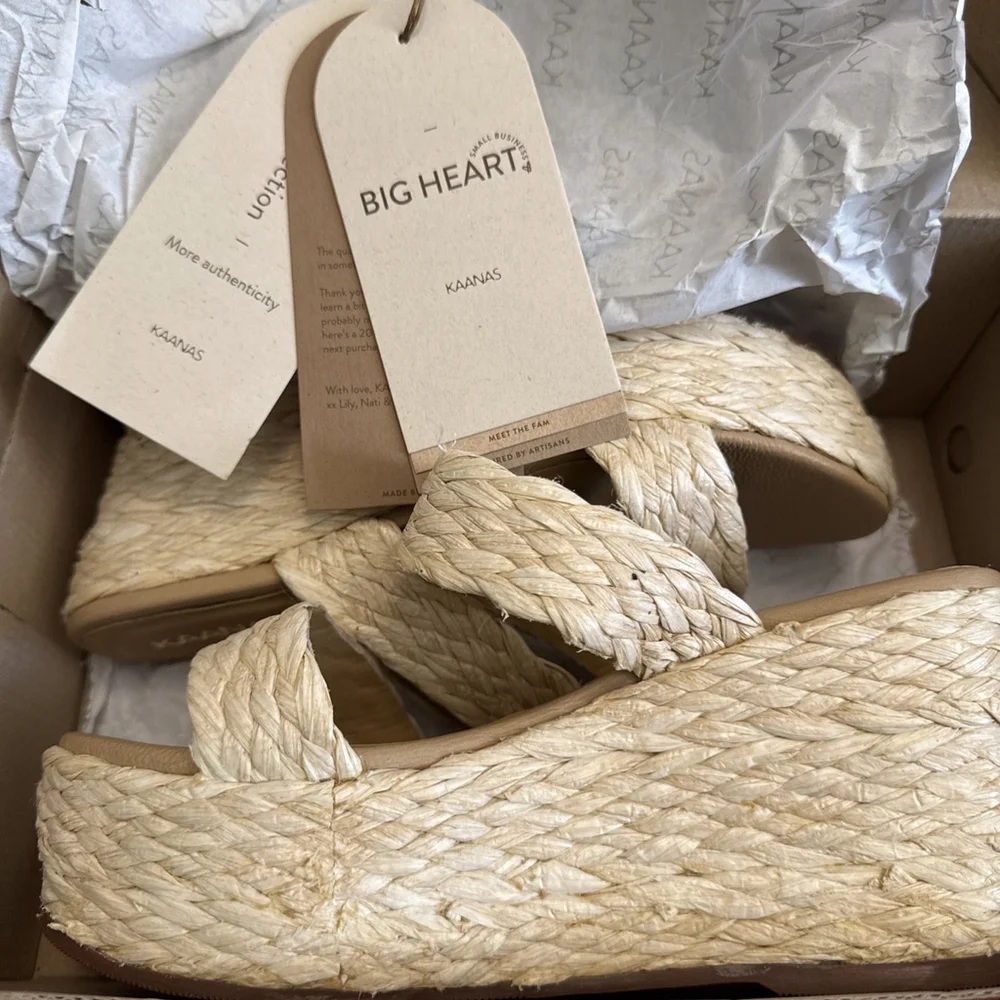 Kaanas Tenerife Wedge Sandal Beige Raffia Size 9 Medium NWT